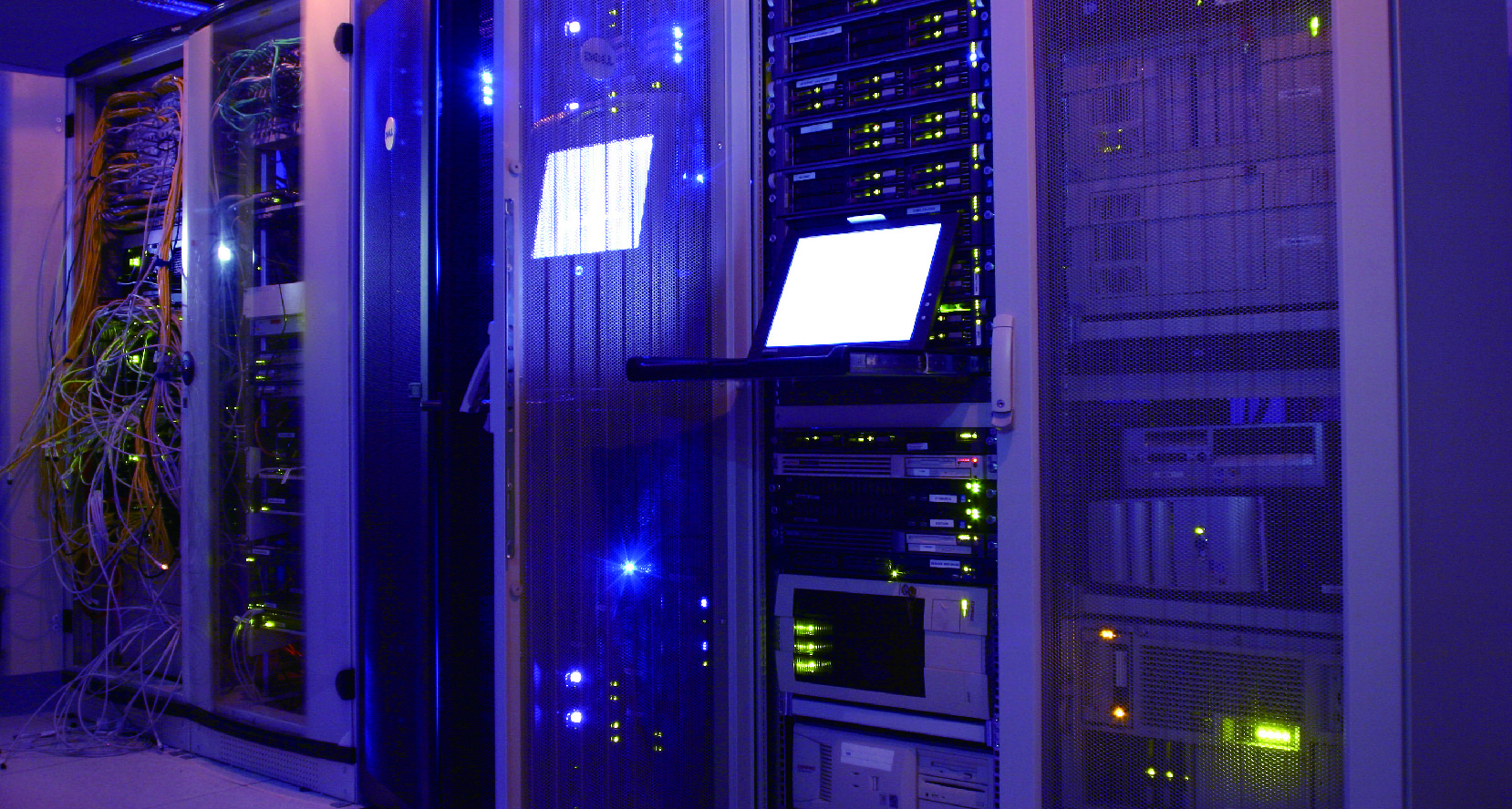 数字KVM多电脑切换器日渐普遍 – 模拟KVM多电脑切换器仍有其价值